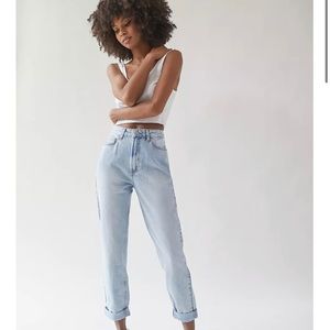 BDG High-Waisted Mom Jean – Bleached Light Wash